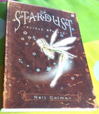 Stardust = serbuk bintang